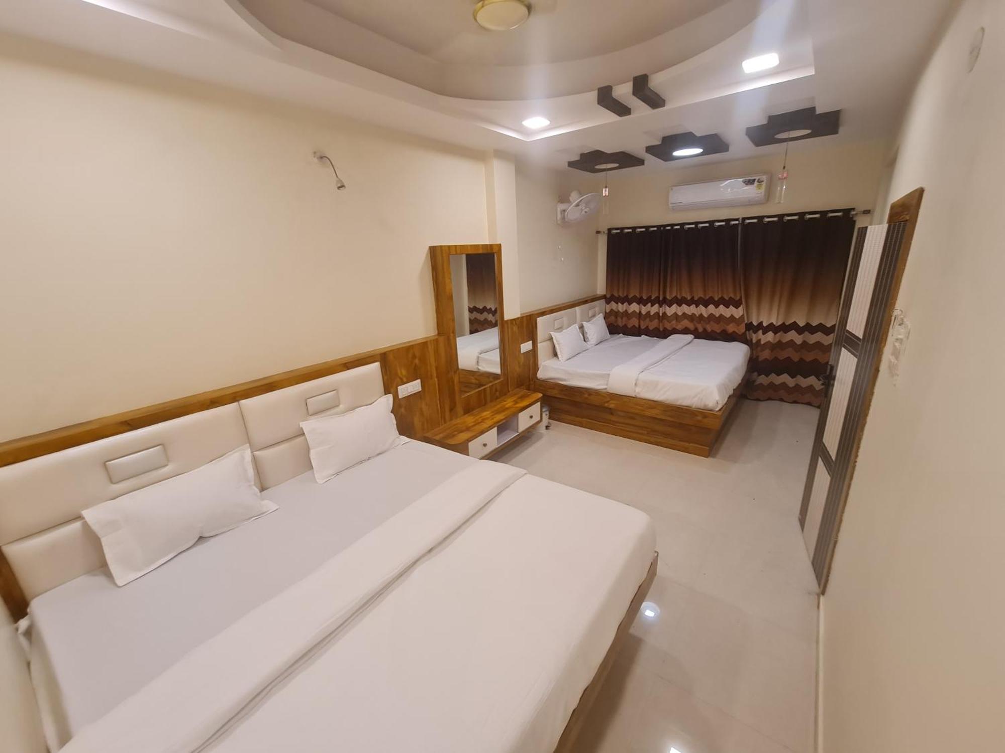 Hotel Empire Удджайн Экстерьер фото