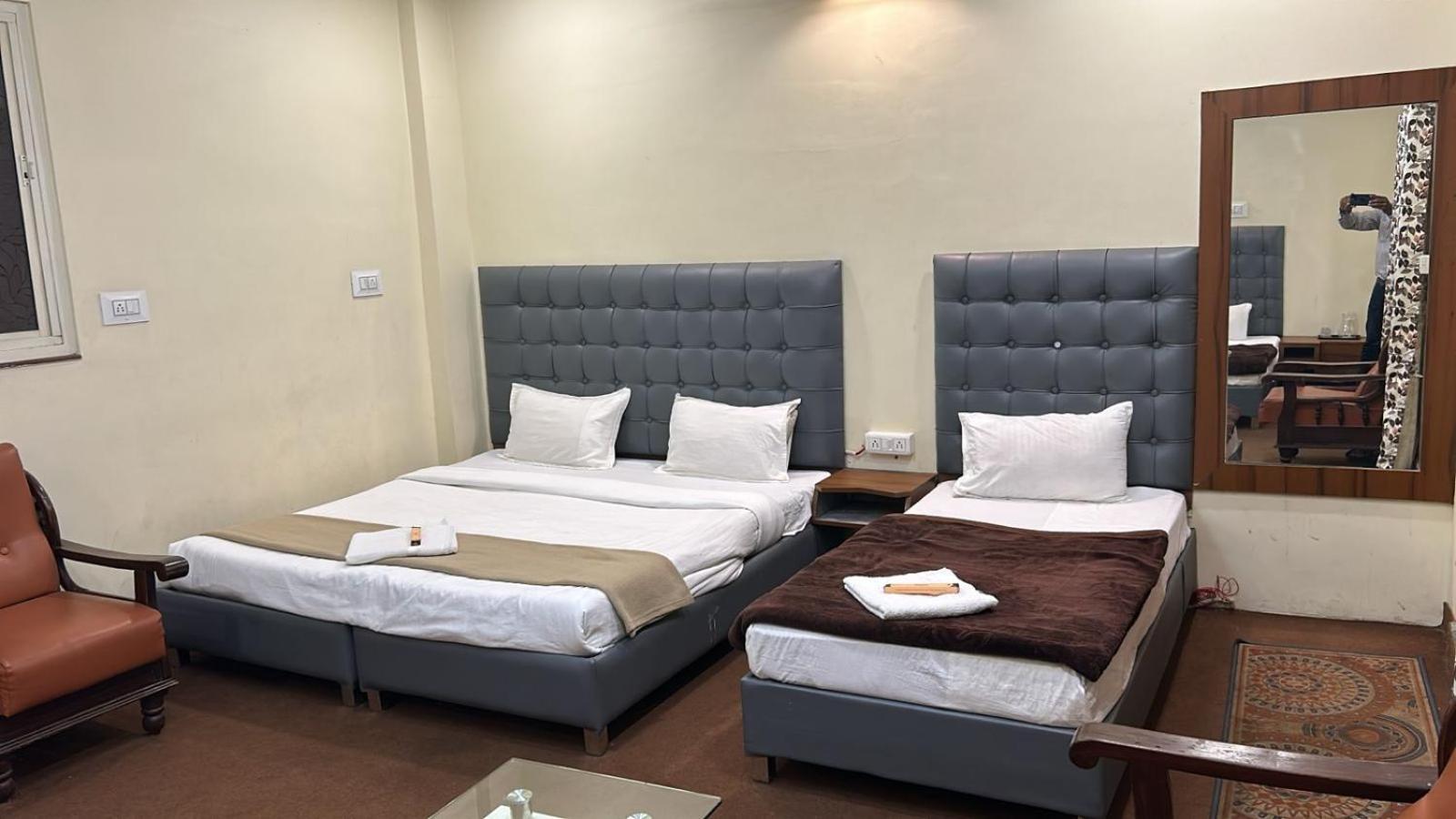 Hotel Empire Удджайн Экстерьер фото