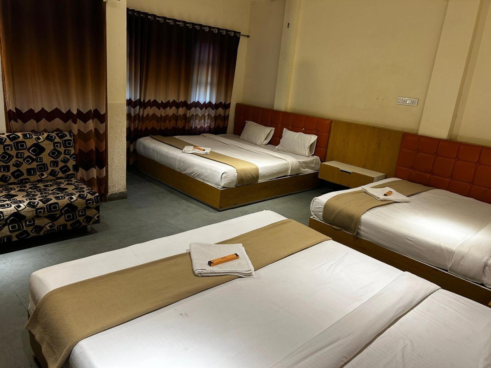 Hotel Empire Удджайн Экстерьер фото